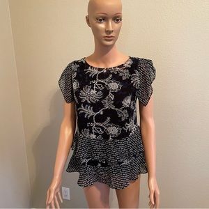 Cabi Black White Blue Floral Print Blouse Short Sleeve Size Extra Small NBW